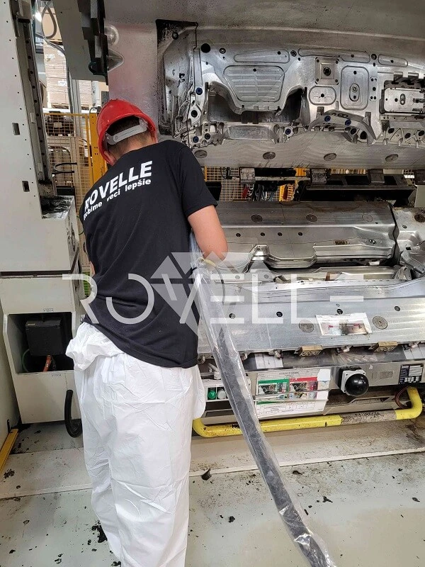 cistenie strojov automobilov priemysel suchym ladom