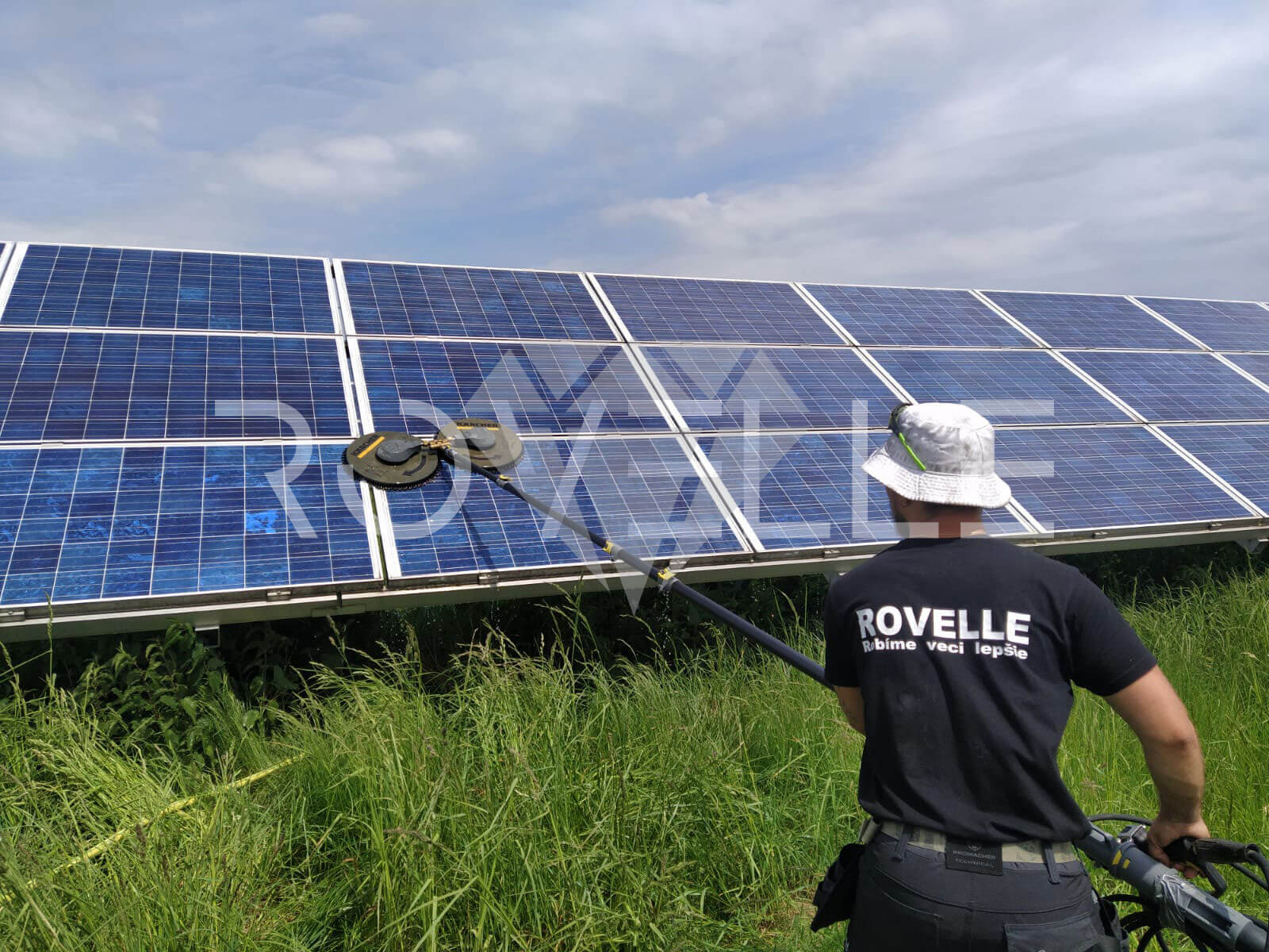 čistenie fotovoltaických panelov